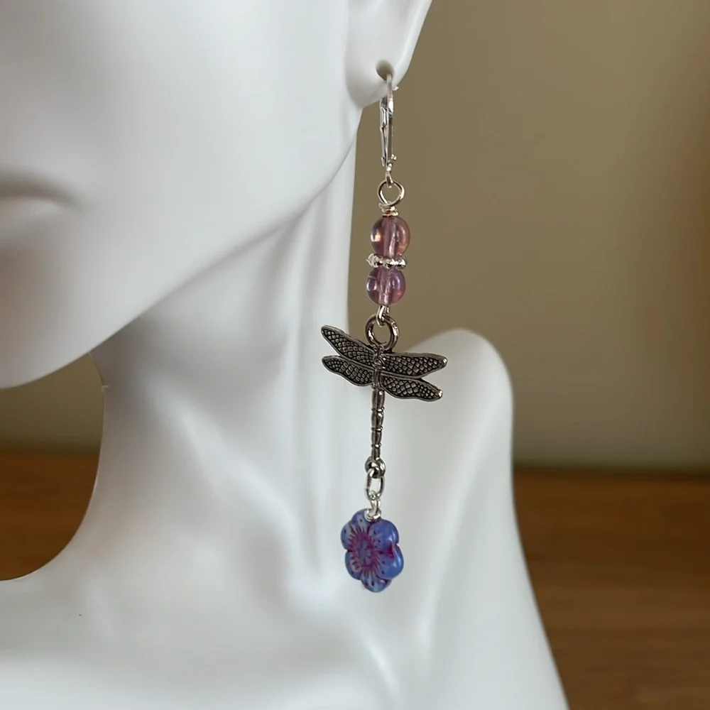HAND CRAFTED PIERCED EARRINGS DRAGONFLIES FLOWERS PURPLE SILVER Sardine Fish - Picture 3 of 12